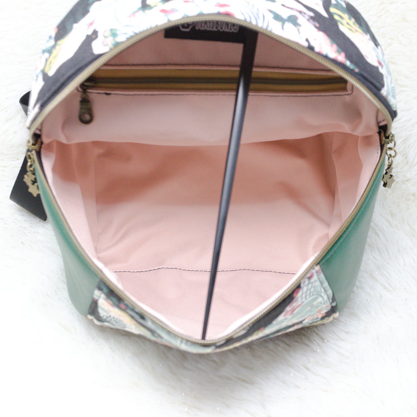 Feline Gardens Loly Backpack