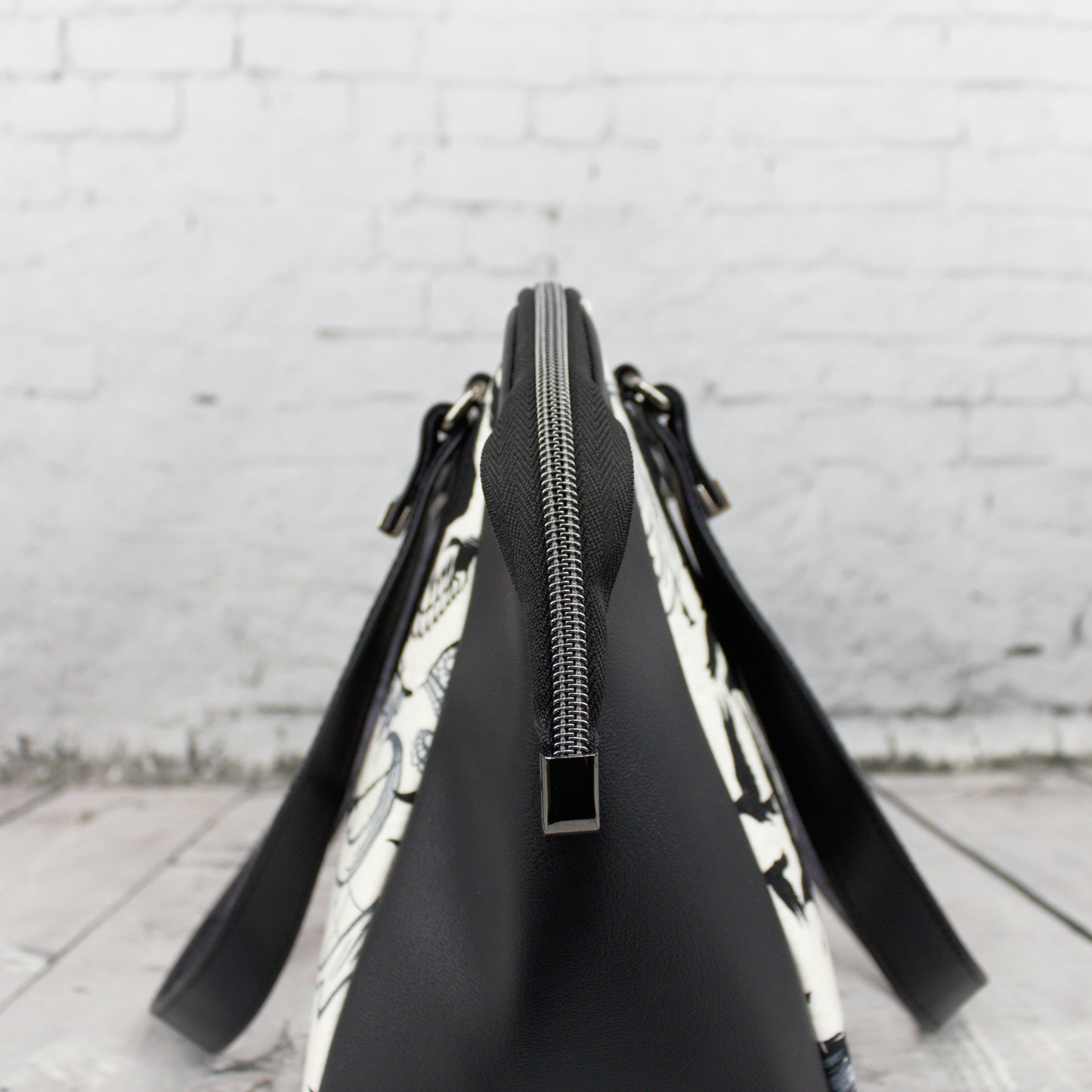 Light Black Widow Annette Handbag
