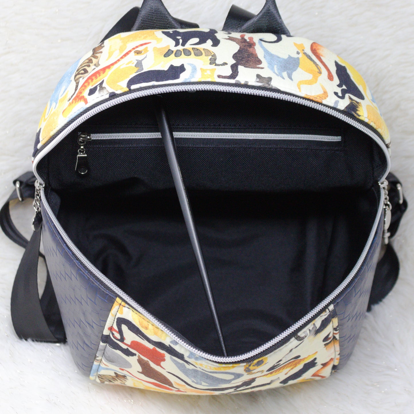 Feline Silhouette Loly Backpack