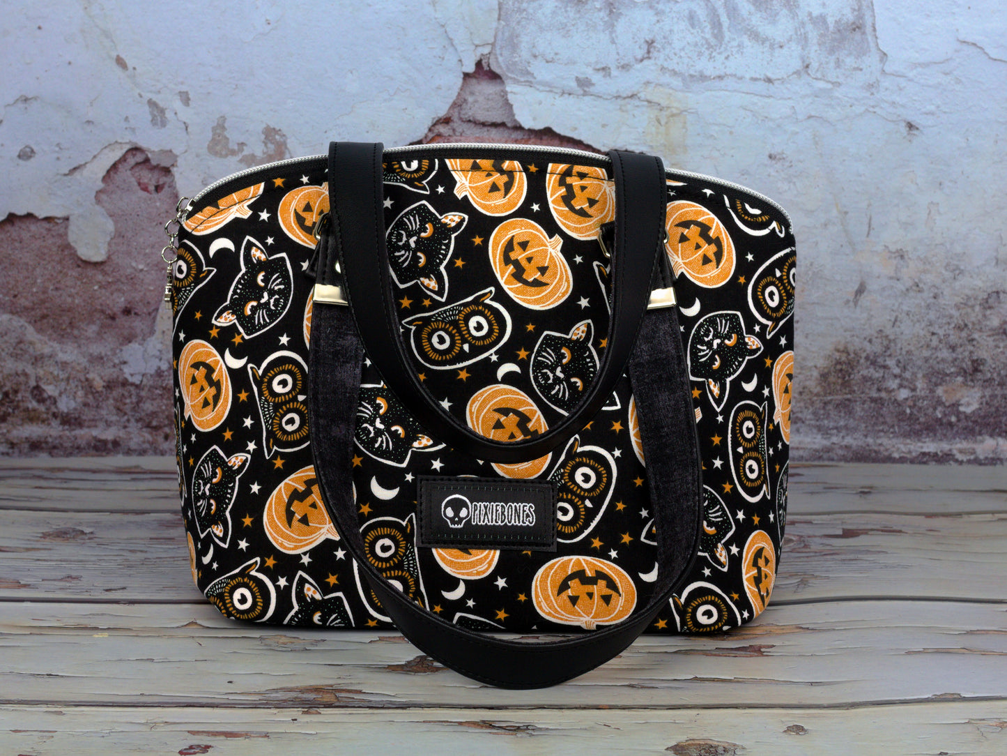Dark Retro Halloween Lola Handbag