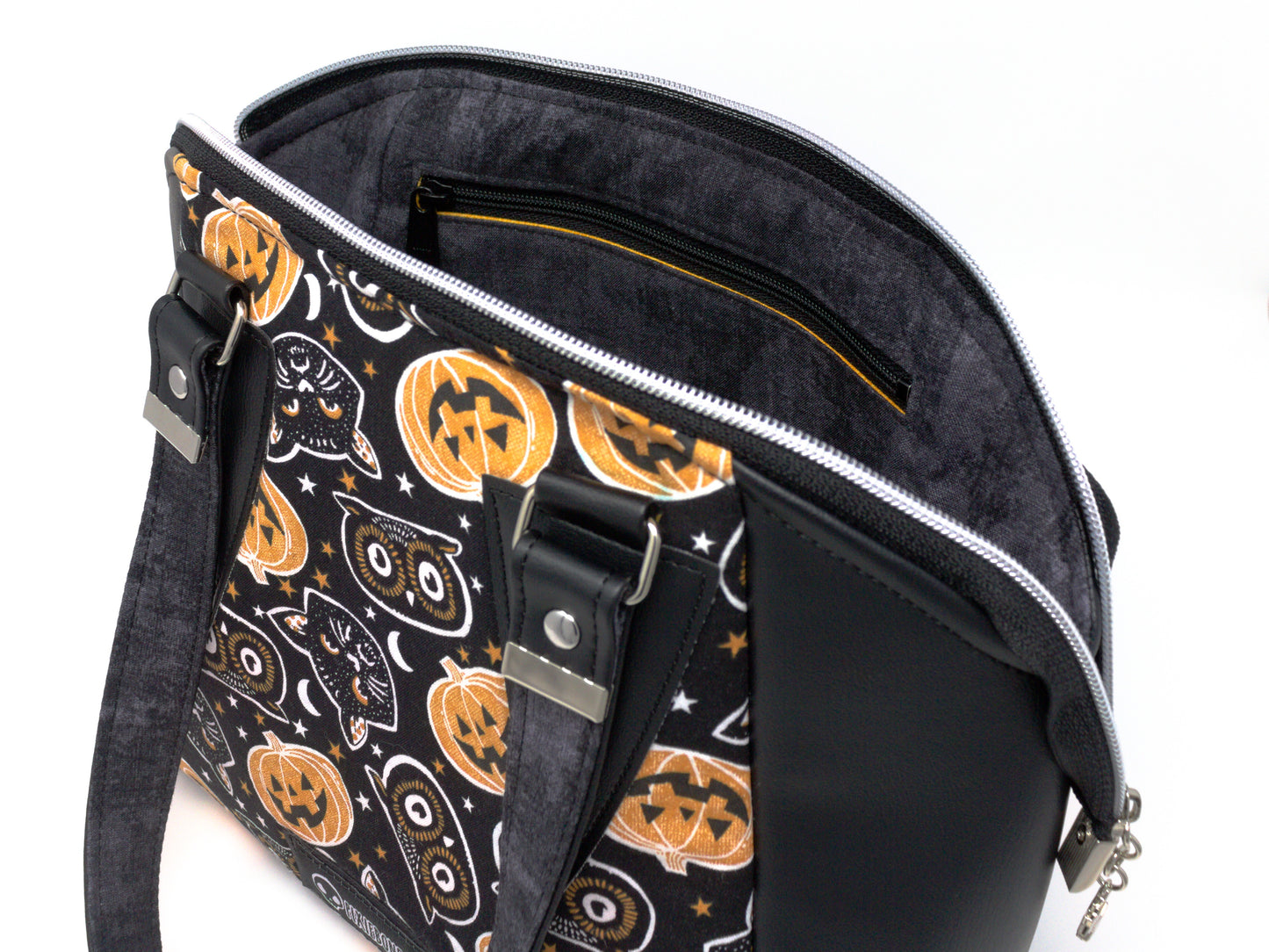 Dark Retro Halloween Annette Handbag